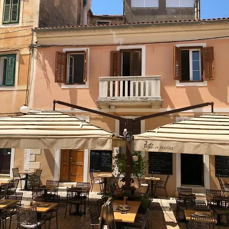 アパート M&d Old Town Luxury ザダル