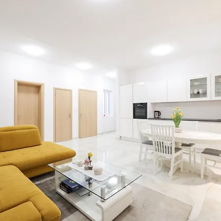 M&d Old Town Luxury Apartment *