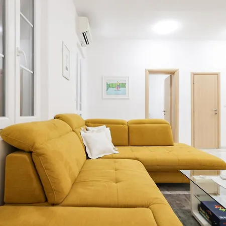 M&d Old Town Luxury דירה זאדאר